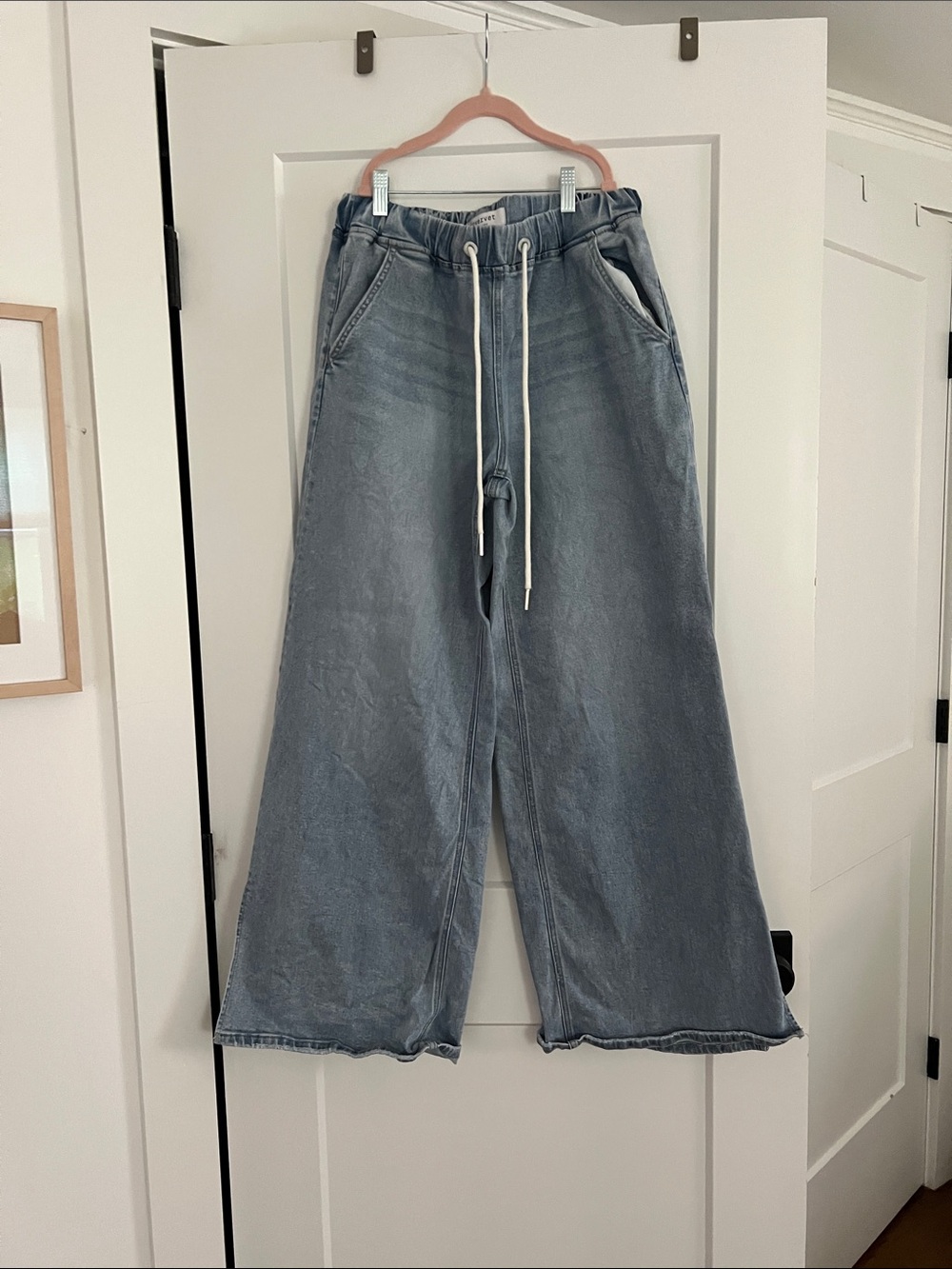 LOVRVET by Vervet Wide Leg Drawstring Jeans - Light Blue. Size 29.